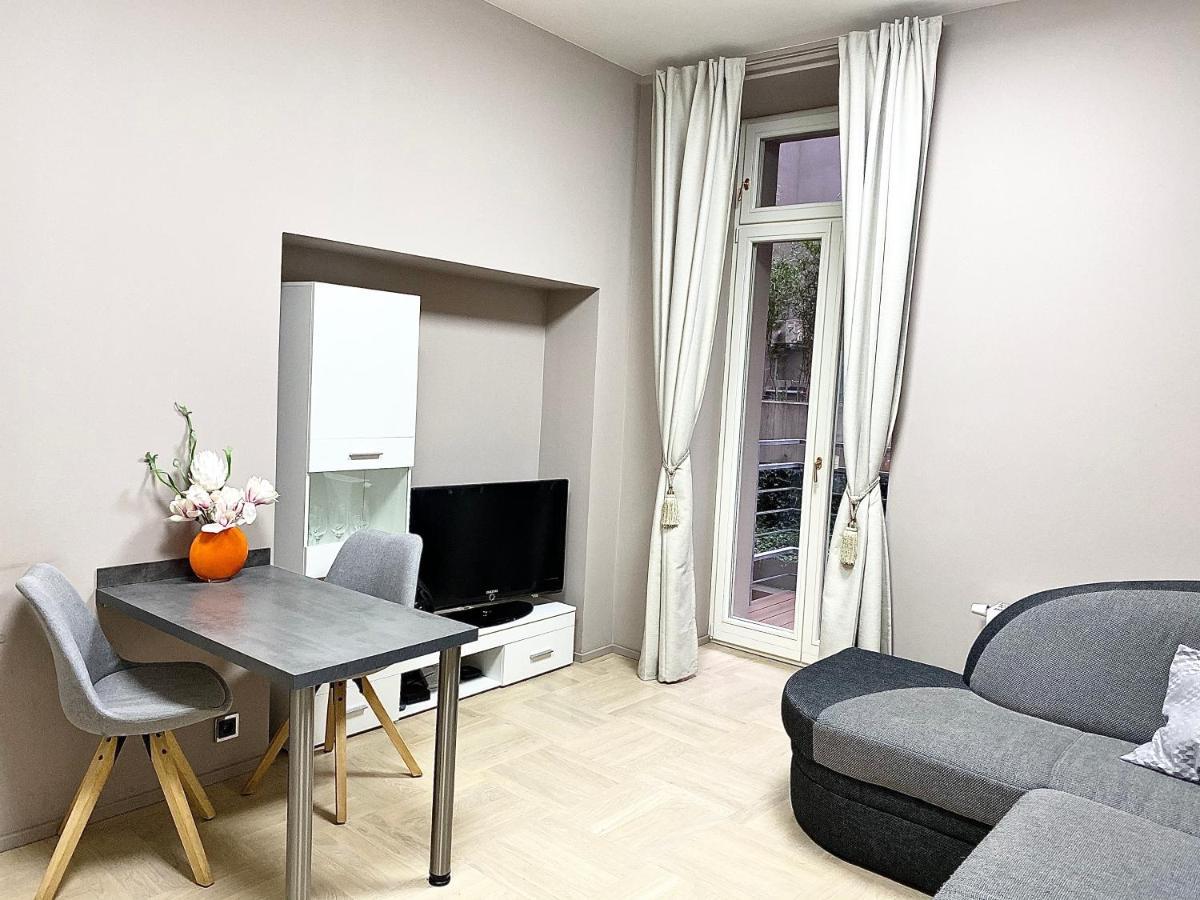 Exclusive Apartment + Best Located Praga Esterno foto
