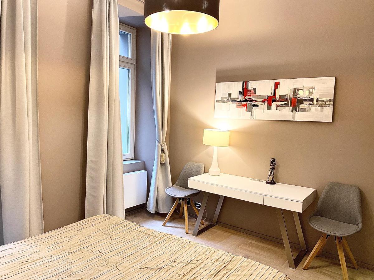 Exclusive Apartment + Best Located Praga Esterno foto
